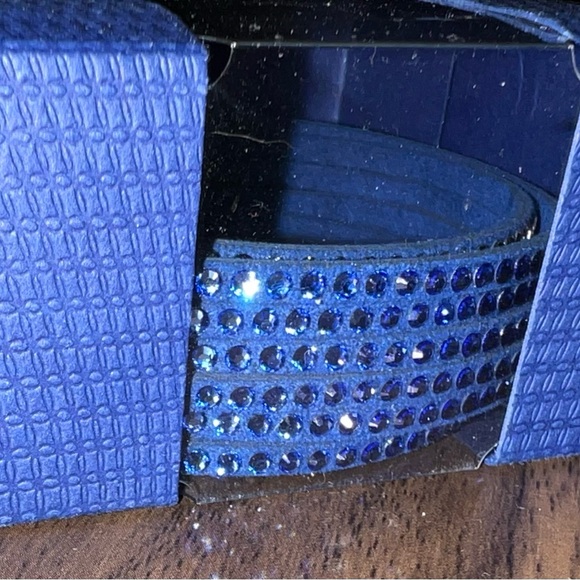 NIB Swarovski Slake Blue Suede Leather Wrap Around Crystal Bracelet - Picture 10 of 11